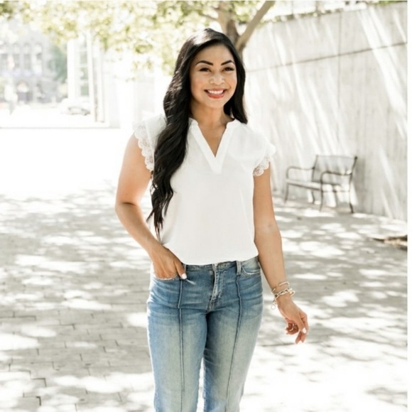 Gibson City Safari Roselyn Weaver V-Neck - Picture 2 of 6